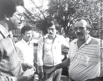 Raul Pont com João Luiz Steinbach e Marcos Fuhr em conversa com o então presidente Mendes Gendelmann (D)
