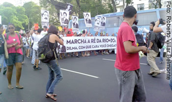 Manifestantes criticam Rio+20 nas ruas do Rio de Janeiro nos dias do evento 