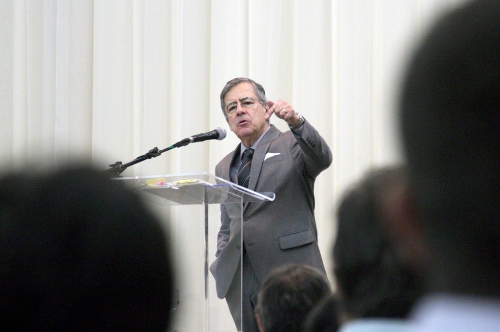 O governo Dilma acabou! Diretas, já!, diz Amorim