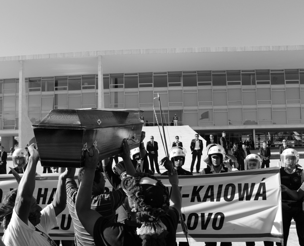 Os Guarani-Kaiowá se manifestam em Brasília contra assassinatos