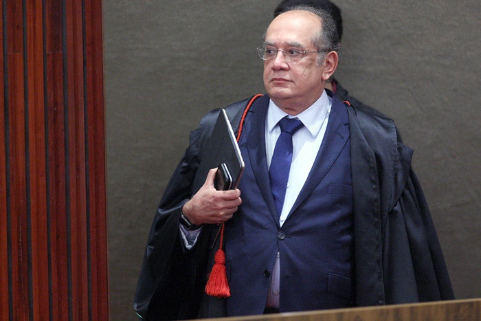 Ex-procurador da República acusa ministro Gilmar Mendes por crimes de responsabilidade e falta de decoro por atividades parlamentares, relações e negócios com investigados