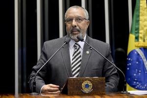 Senador Paulo Paim (PT/RS) voto favorável ao Plano de Recuperação Fiscal dos Estados, que tem privatizações como contrapartida