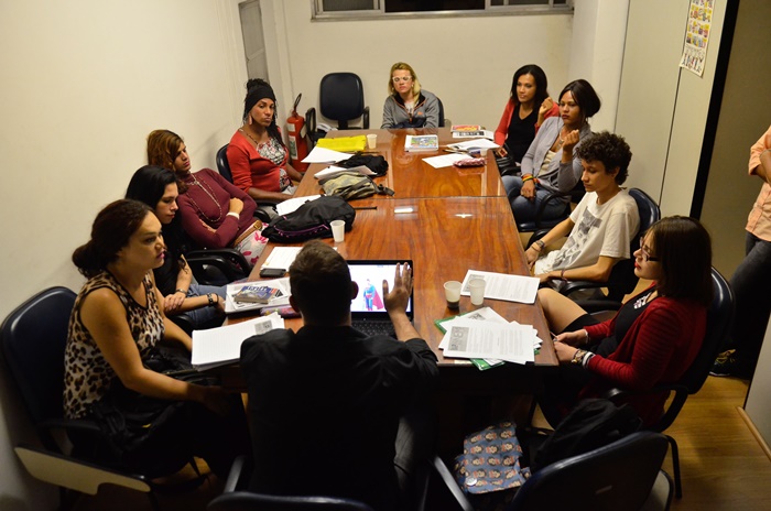 No Rio, professores voluntários criaram curso preparatório para o Enem direcionado para travestis, transexuais, transgêneros e outras pessoas em situação de vulnerabilidade social e preconceito de gênero
