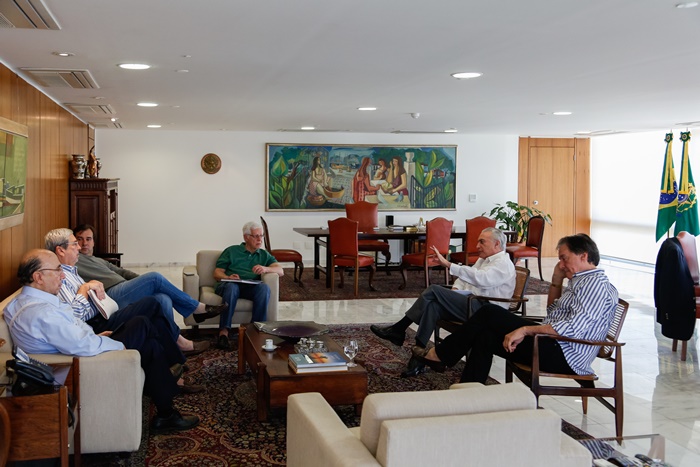 Articulação no Jaburu: Temer reuniu presidentes da Câmara e do Senado e ministros no domingo 