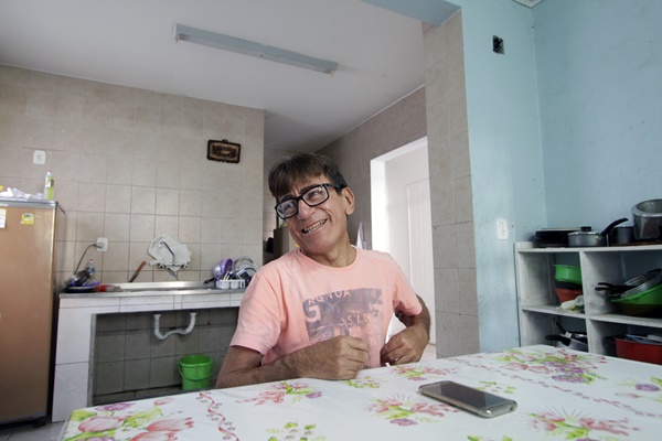 DJ e ativista cultural em Manaus, Rogério também espera por um transplante de rim: "poder beber um copinho de água é uma alegria indescritível