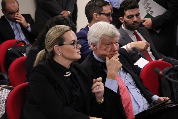 Valeska Teixeira Martins e o britânico Geoffrey Robertson, advogados de Lula que em 2017 denunciaram ao Alto Comissário das Nações Unidas para os Direitos Humanos da ONU os abusos do juiz Sergio Moro, da Lava Jato, acompanharam o julgamento