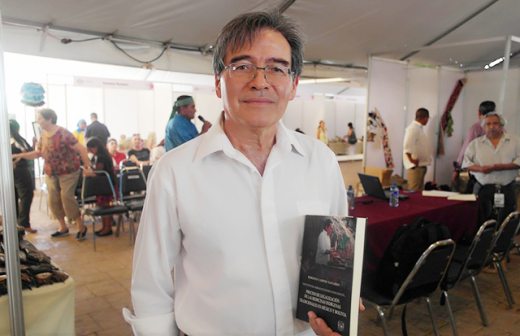 O médico Roberto Navarro, professor da Universidade Autônoma do México e autor de livro sobre medicina indígena, coordena o projeto "Prospera"