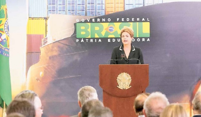 Lema do segundo mandato de Dilma Rousseff, questão estratégica para o país, o slogan publicitário é também alvo de críticas dentro e fora nas trincheiras aliadas do governo federal