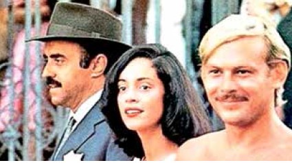 Mauro Mendonça, Sônia Braga e José Wilker em Dona Flor e Seus Dois Maridos, filme de Bruno Barreto, em 1976