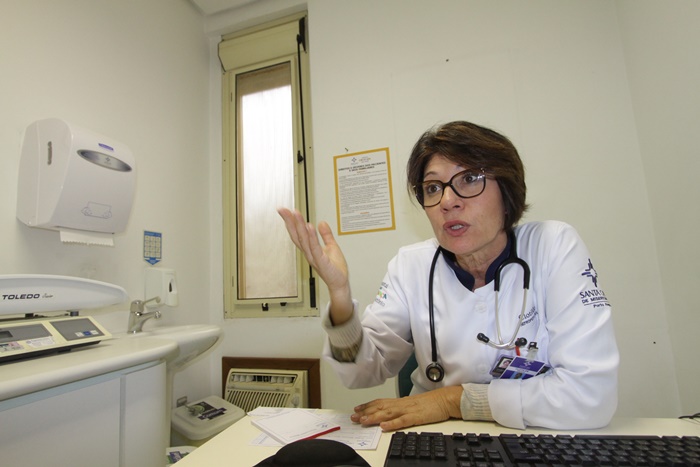 A médica Clotilde Garcia leciona Nefrologia na UFCSPA, que incluiu a disciplina doação de órgãos no currìculo