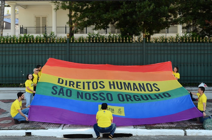 Ato da Anistia Internacional contra violações de direitos humanos cometidas contra pessoas LGBT: De janeiro a setembro de 2018, foram assassinadas 369 pessoas trans no mundo, quase metade delas no Brasil