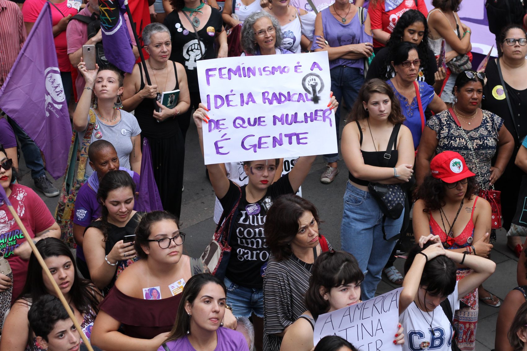 Manifestantes lembraram que 119 mulheres foram assassinadas nos dois primeiros meses do ano