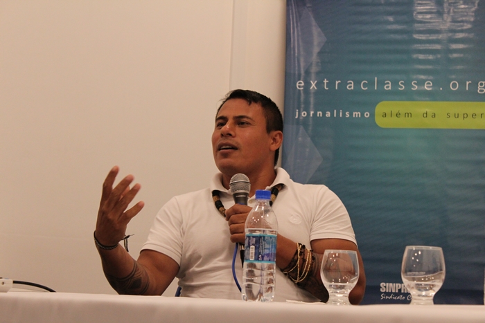 Representantes indígenas falam para imprensa