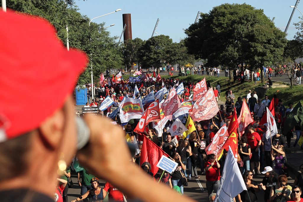 Manifestação em Porto Alegre no Dia dos Trabalhadores contra a reforma da Previdência