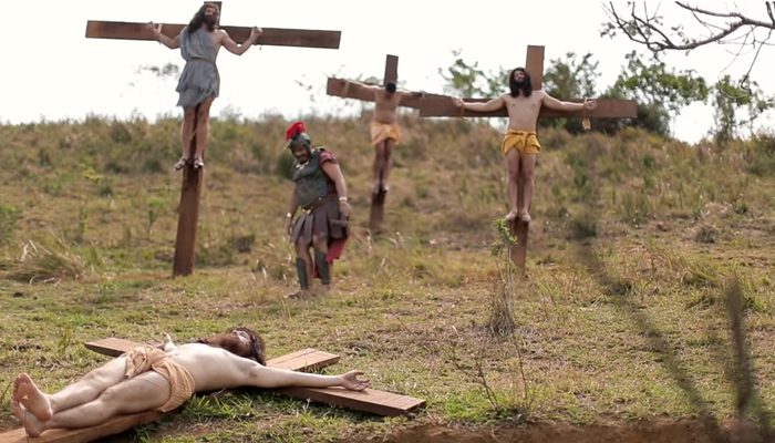 Sátira 'A primeira tentação de Cristo" provocou a ira de religiosos e bolsonaristas como o ator Carlos Vereza