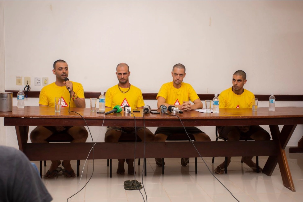 Brigadistas presos no Pará, durante entrevista coletiva realizada no dia 30 de novembro