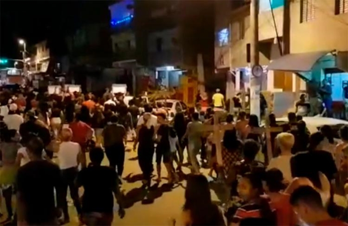 PMs invadiram baile funk na favela de Paraisópolis, zona sul de São Paulo, na madrugada de 1º de dezembro. Quem escapou dos tiros morreu pisoteado em uma ação que descumpriu todos os protocolos