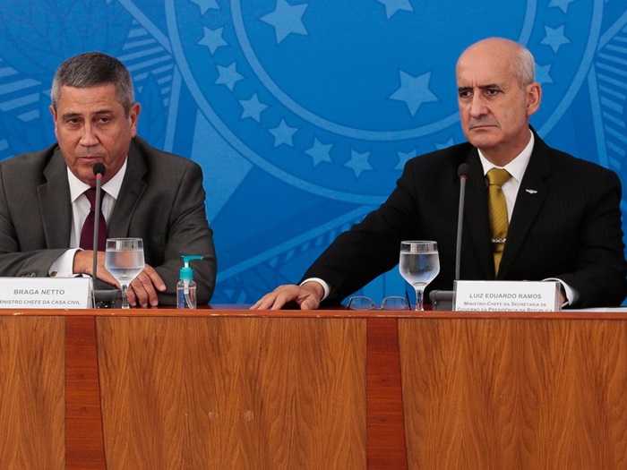 Os ministros da Casa Civil, Walter Braga Netto; e da Secretaria de Governo, Luiz Eduardo Ramos ouviram desabafo de Mandetta: "Ameaça não dá"
