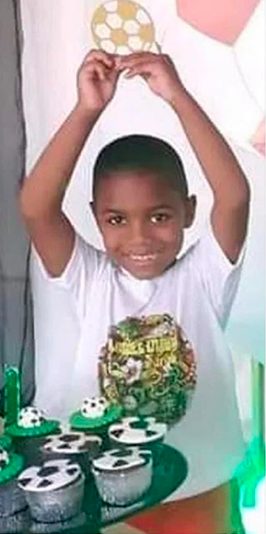 Miguel Otávio Santana da Silva, morto aos 5 anos de idade por negligência da patroa de sua mãe, que tomava conta da criança no momento da queda, que resultou em morte