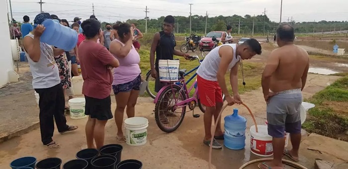 Crise provocou desabastecimento de água potável no estado