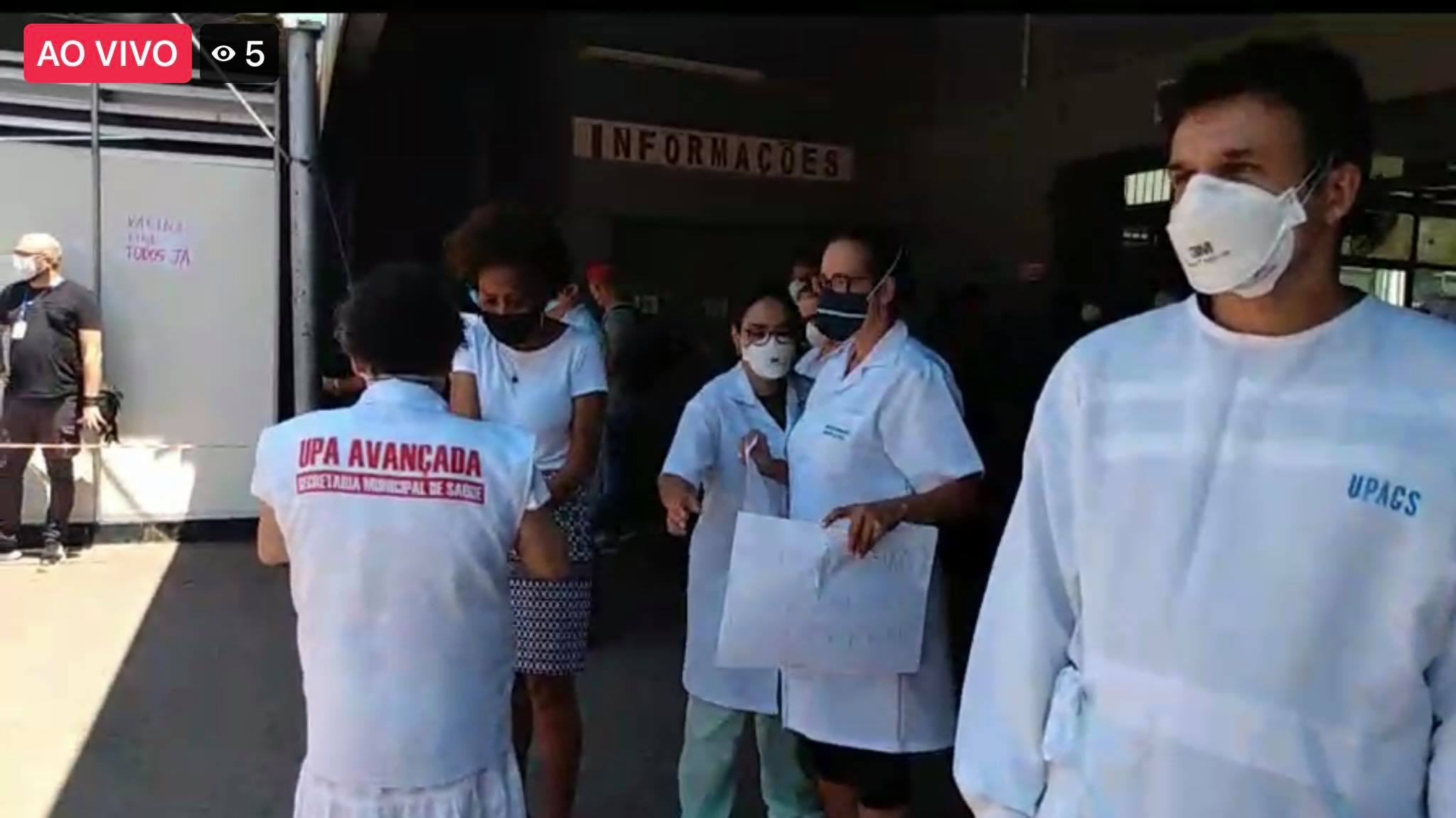Profissionais da saúde fazem ato no Posto da Vila Cruzeiro, em Porto Alegre (2)