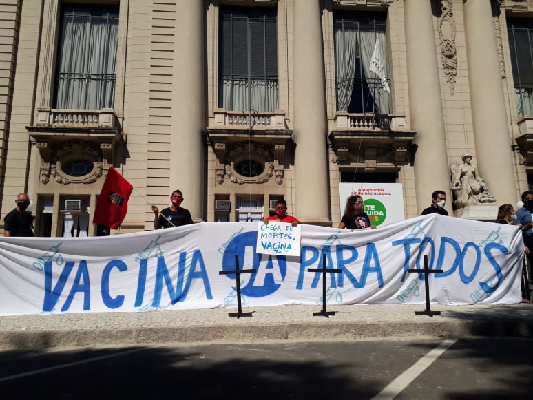 Manifesto em frente ao Palácio Piratini
