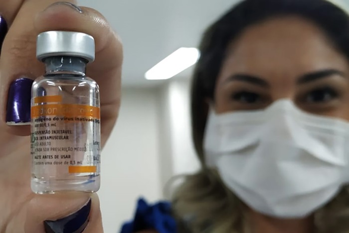 Iniciativa do senador gaúcho agiliza licenciamento compulsório dos insumos, medicamentos e vacinas para enfrentamento da covid-19