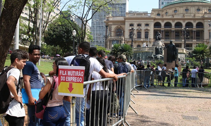 Mutirão de emprego do sindicato dos comerciários de São Paulo: 2020 chegou ao fim com 8,4 milhões de desempregados a mais que em 2019