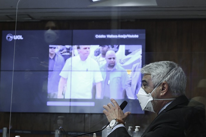 Pronunciamento do senador Humberto Costa (PT-PE) durante exibição de vídeo em que Bolsonaro ataca a China e a Coronavac 