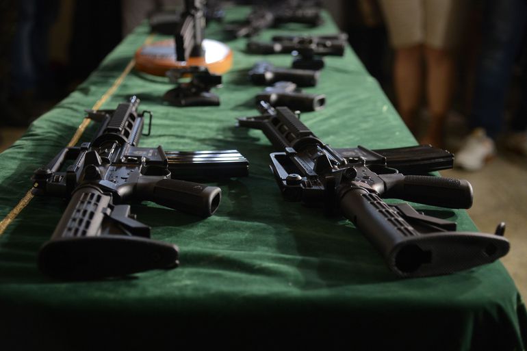 Posse de armas no país volta ao status de decreto publicado em 2019