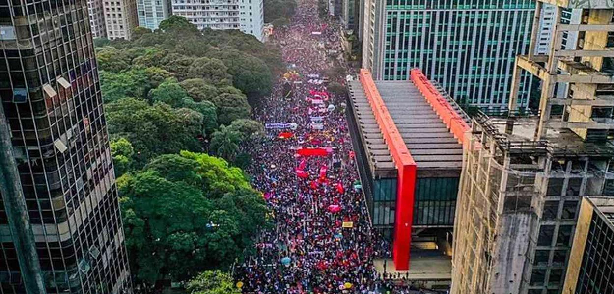 Avenida Paulista no dia 29 de maio durante atos contra Jair Bolsonaro