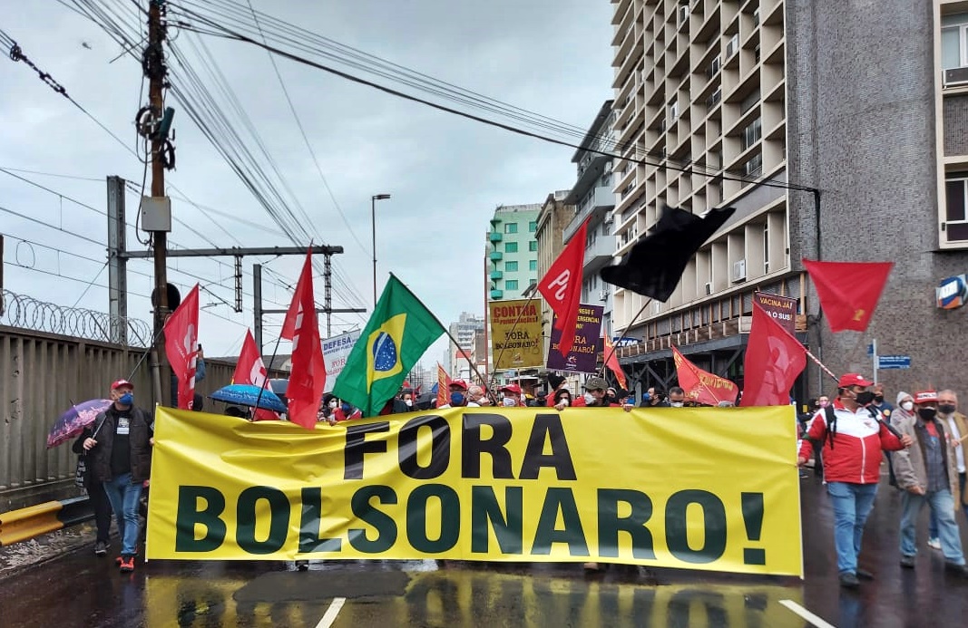 Manifestantes retornam às ruas do Rio Grande do Sul pelo impeachment de Bolsonaro
