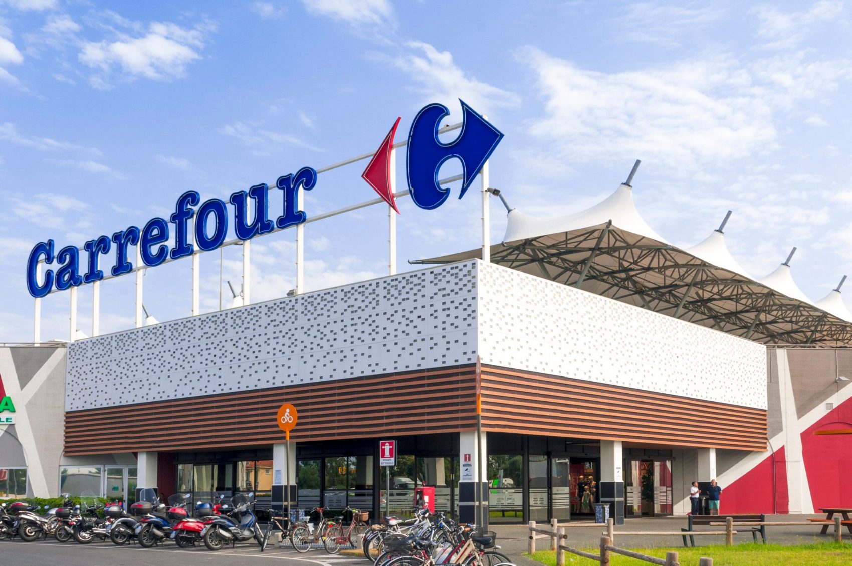 Até condenação em 2018, Carrefour adotava um sistema de fila eletrônica que obriga os operadores de caixa ou telemarketing a registrar seu nome e esperar sua vez de usar o banheiro