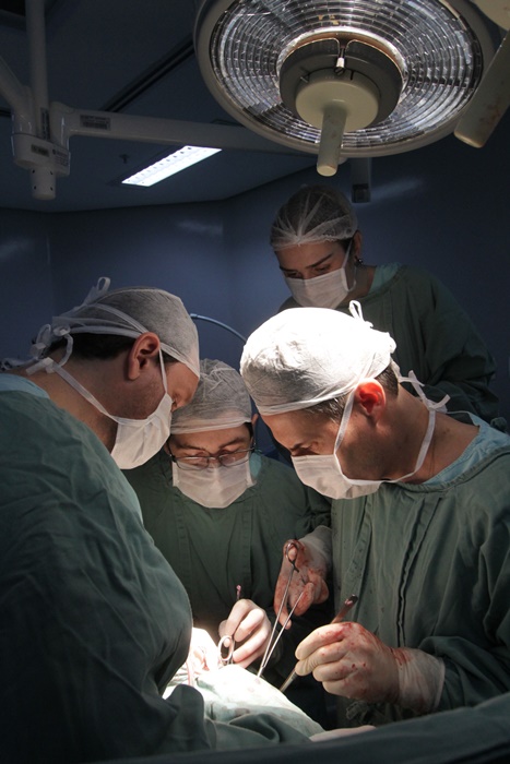 Transplante de pulmão de equipe coordenada pelo cirurgião Spencer Camargo, no Hospital Dom Vicente Scherer, da Santa Casa de Porto Alegre