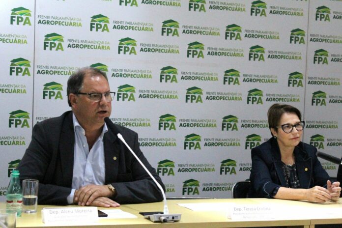 Alceu Moreira ex-presidente da FPA e Tereza Cristina, ministra da Agricultura