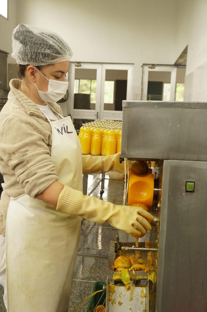 Fabricação própria de suco de laranja
