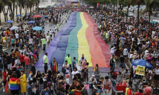 LGBTs somam mais de 2,9 milhões de pessoas no país