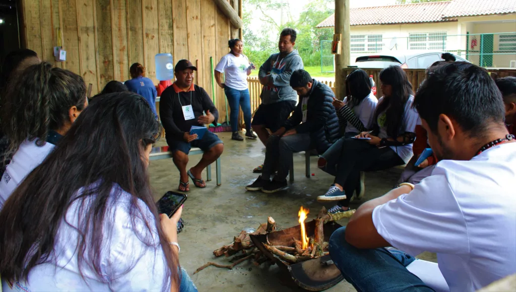 Jovens indígenas criam rede de comunicação