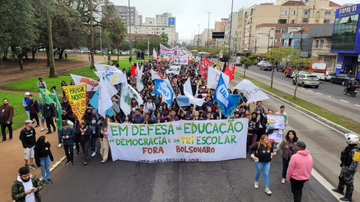 Atos pela democracia movimentaram o #11A em Porto Alegre