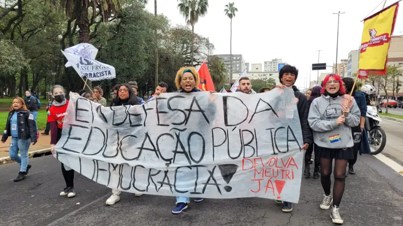 Atos pela democracia movimentaram Porto Alegre