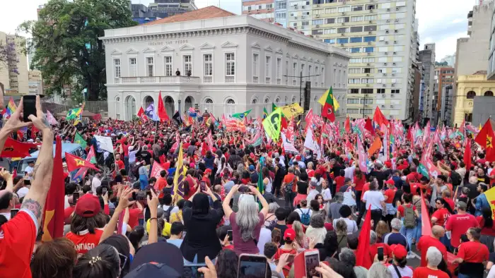 Lula faz de ato em Porto Alegre manifesto contra o racismo