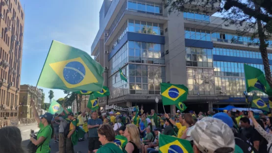 A democracia brasileira precisa de um exorcismo