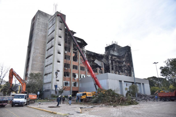 Sindicatos pedem fiscalização contra incêndio em prédio do CAFF