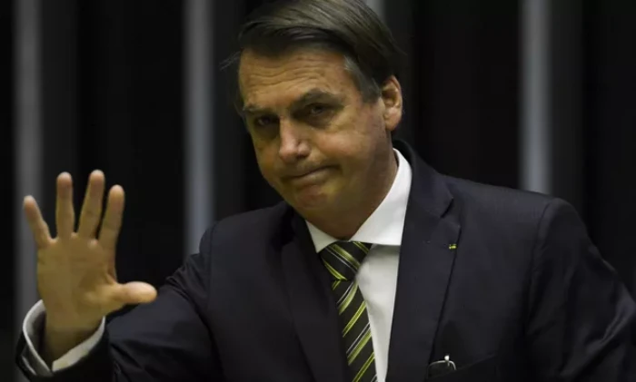 Por 5x2, Bolsonaro é condenado por abuso de poder no TSE