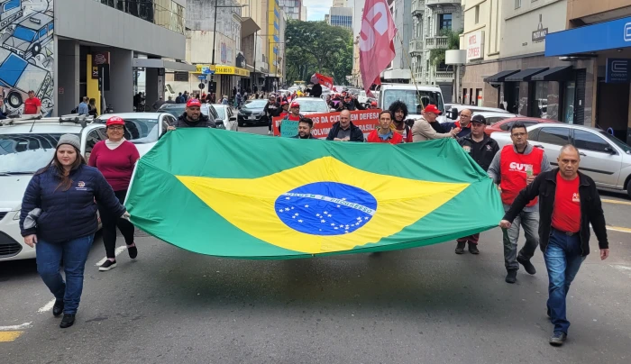 Sindicalistas protestam pelos juros altos pedem saída de Campos Neto do Banco Central