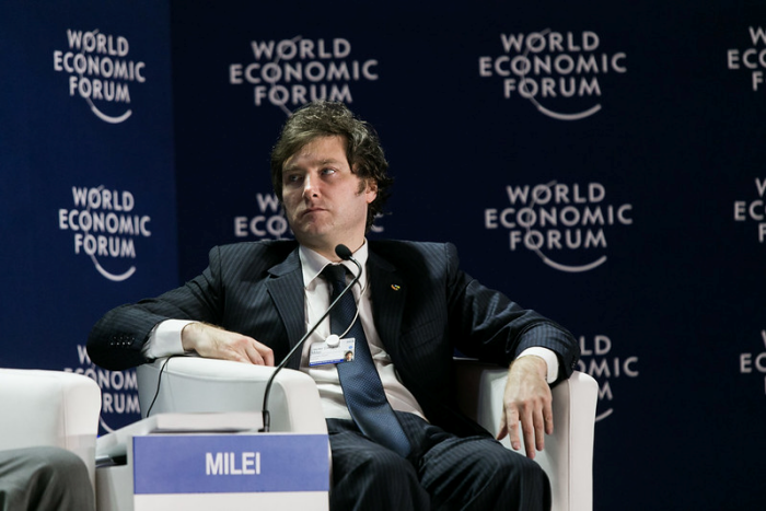 Milei pode levar Argentina ao caos econômico, dizem economistas