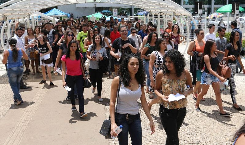Dos 47 milhões de jovens brasileiros, 31 milhões estão sem ocupação ou na informalidade
