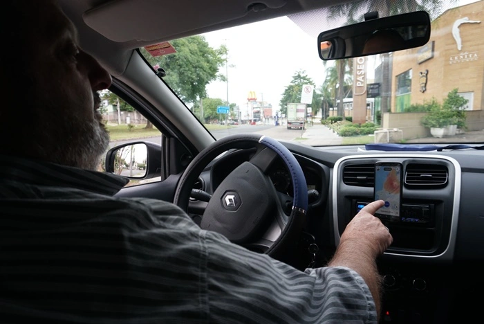 PGR pede que STF decida repercussão geral sobre vínculo entre de motorista e Uber